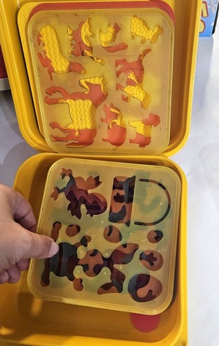 Tuppertoys picture plates - ,